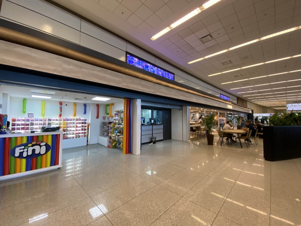 Aeropuerto de Carrasco renueva su hall de Arribos y suma nuevos locales comerciales
