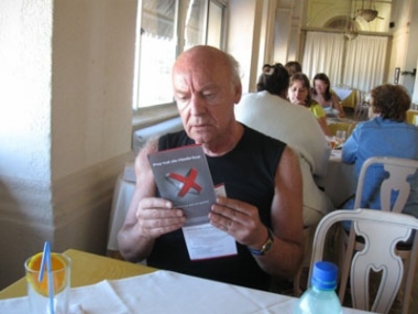 Galeano: &quot;vivo en Uruguay, el lugar donde aún puedo caminar y respirar&quot;