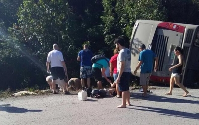 Aumenta a 12 número de turistas muertos en accidente en Quintana Roo