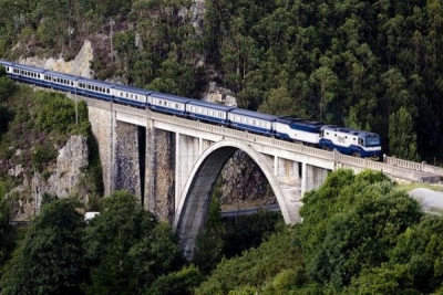España gasta en AVE mientras sus trenes circulan a 30Km/h