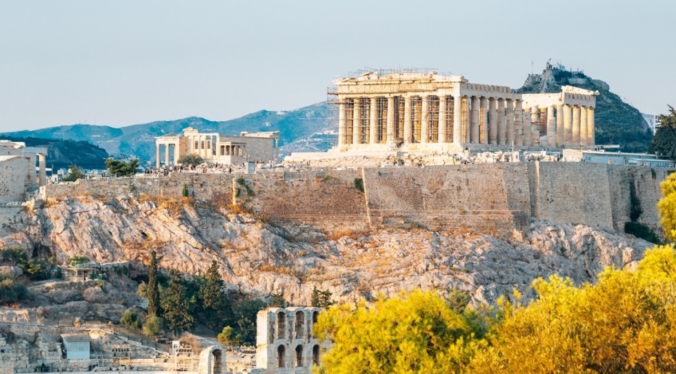 Grecia convenia con 10 aerolíneas impulsar su turismo
