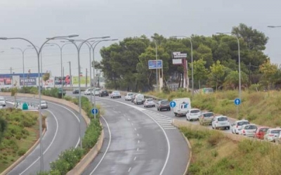 Ibiza estudia cobrar a los turistas por usar sus carreteras