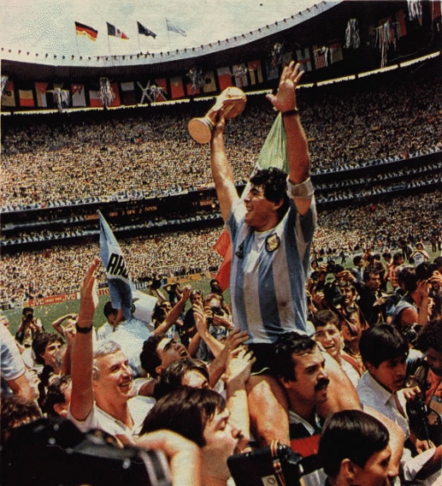 En 1986, cuando Argentina tocaba el cielo con las manos, había un periodista deportivo muy especial, cubriendo el torneo.