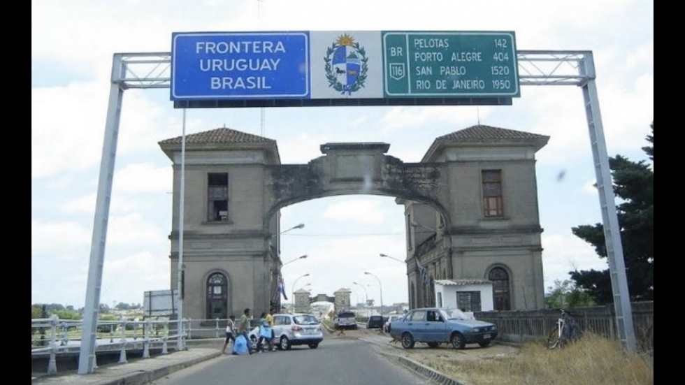 Medida tributaria brasileña que afecta al turismo y comercio uruguayo