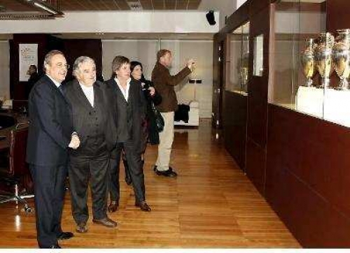 Florentino Pérez, Presidente del Real Madrid, Presidente José Mujica y Paco Casal