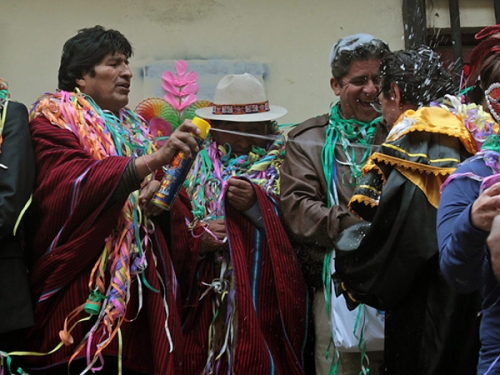 Evo Morales festejó el carnaval en Bolivia