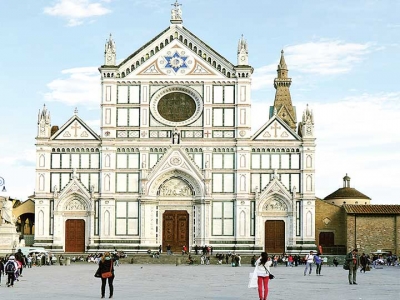 Florencia busca poner un alto a los turistas