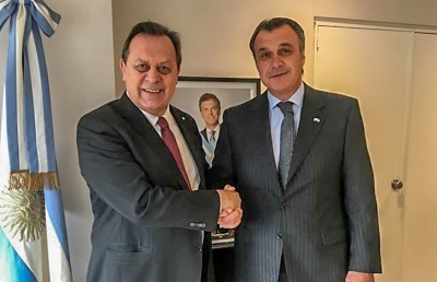 Rafael Gallego con el ministro de Turismo de Argentina, Gustavo Santos.