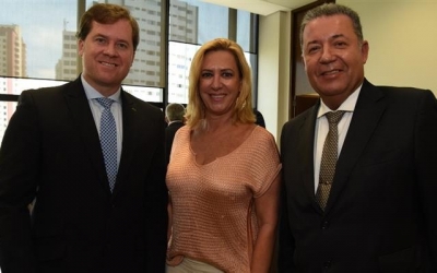 Marx Beltrão, Ministro de Turismo; Vivianne Martins, presidente de Cevec; Alexandre Sampaio, presidente del Consejo de Turismo de la CNC.