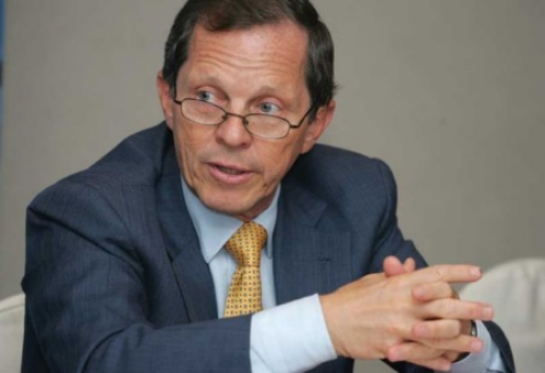 Giovanni Bisignani: “El Perú debe construir la segunda pista del Jorge Chávez”