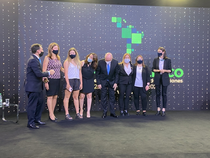 Finalizado el Foro Pol&iacute;tico y la primera jornada posa todo el staff.