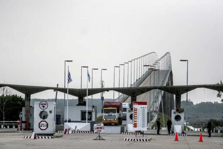 Entre este lunes y martes Argentina habilitar&iacute;a los pasos fronterizos terrestres con Uruguay
