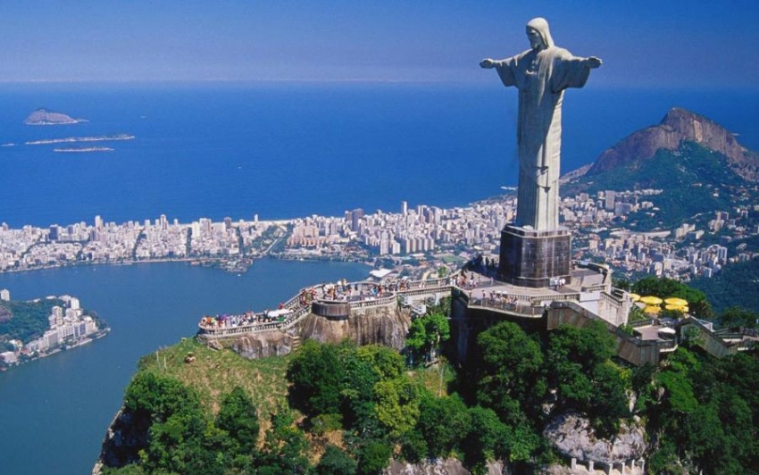 Iberia retoma dos frecuencias a R&iacute;o, que busca detener su ca&iacute;da como destino