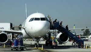 Precios de pasajes aéreos en Chile podrían experimentar importante alza
