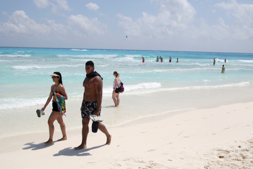 Las playas de Canc&uacute;n comienzan a reiniciar actividades luego del cierre de operaciones por el Covid-19. 