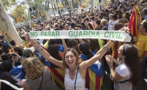 Sequ&iacute;a tur&iacute;stica en Catalu&ntilde;a al calor del 1-O
