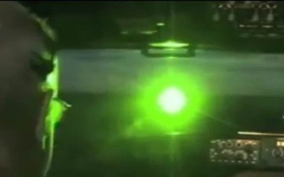 Preocupa en aviaci&oacute;n aumento de incidentes con laser