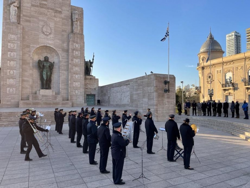Festejos por la Independencia de Uruguay en Argentina y esta noche en Canad&aacute;