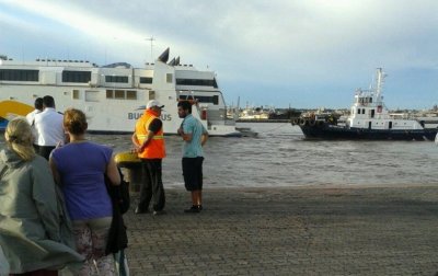 Choc&oacute; el Buque Francisco de Buqueb&uacute;s en el puerto de Montevideo