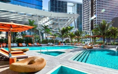 La zona de piletas del East Miami.