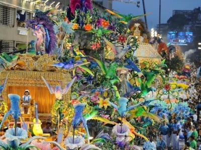 &quot;Si yo te digo que es Carnaval, apretá el pomo...&quot;