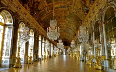 La impresionante Galería de los espejos, en el Castillo de Versalles