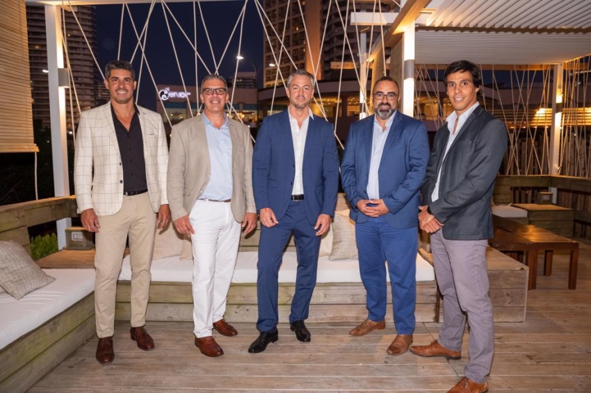 Directores Javier Azcurra, Diego Berna, Gerente General de Enjoy Punta del Este Ignacio Sarmiento, Directores Rodrigo Echeto e Ismael Pignatta.