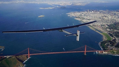 El Solar Impulse II atravesó el Pacífico y llegó a Mountain View