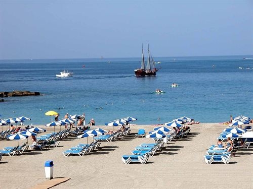 Espa&ntilde;a recibir&aacute; 25 millones de turistas en el primer semestre