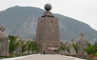 El actual obelisco de Ciudad Mitad del Mundo mide 30 metros 