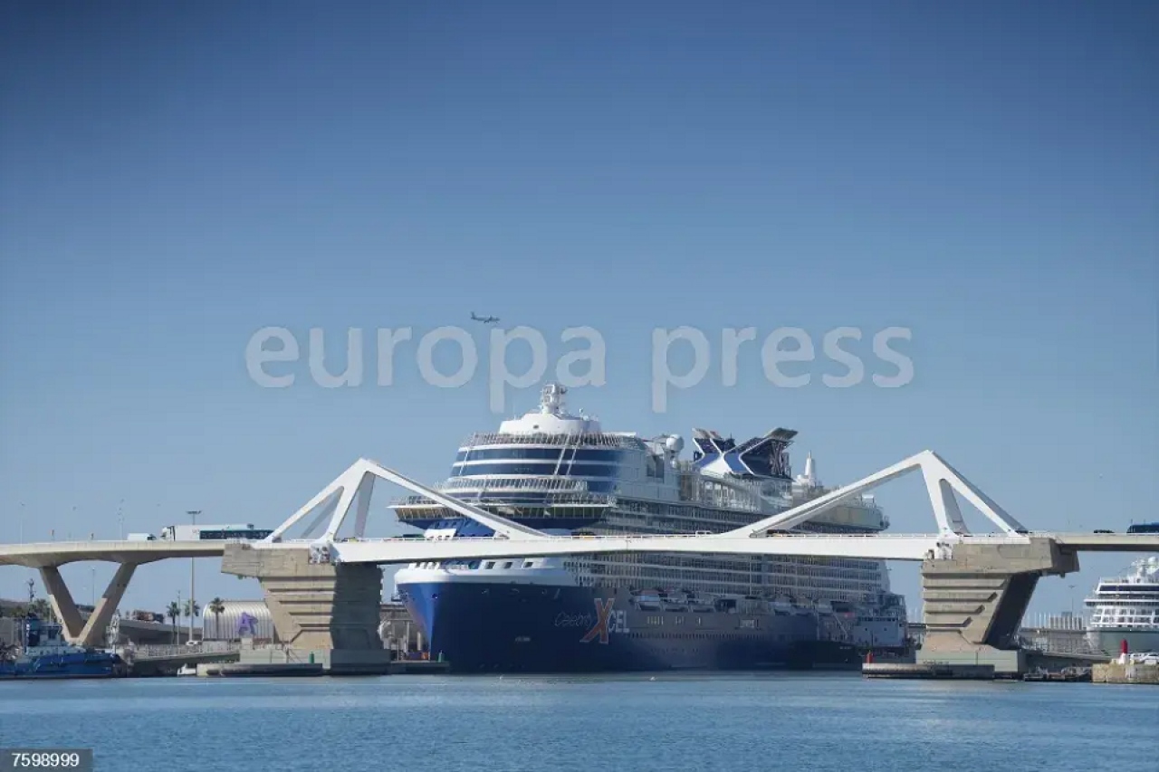 La patronal de cruceros CLIA ve "desproporcionado" el aumento de la tasa a cruceristas aprobado en Barcelona