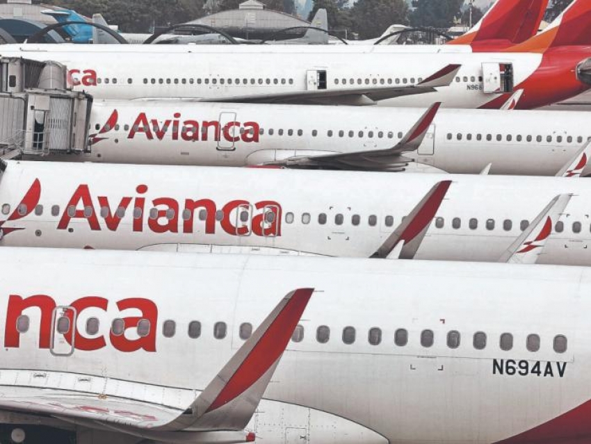 M&aacute;s de 130 aeronaves de pasajeros de Avianca est&aacute;n en tierra en diferentes aeropuertos del pa&iacute;s.