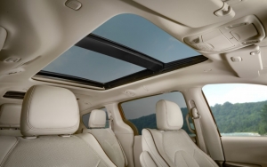 La Chrysler Pacifica 2017 gana su categoría en el Topless in Miami