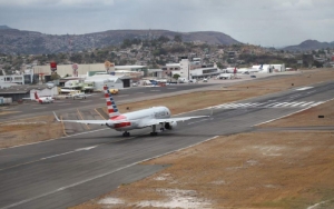 El aeropuerto Toncont&iacute;n registra miles de viajeros al a&ntilde;o y operan varias aerol&iacute;neas internacionales y nacionales.