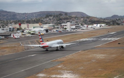El aeropuerto Toncont&iacute;n registra miles de viajeros al a&ntilde;o y operan varias aerol&iacute;neas internacionales y nacionales.