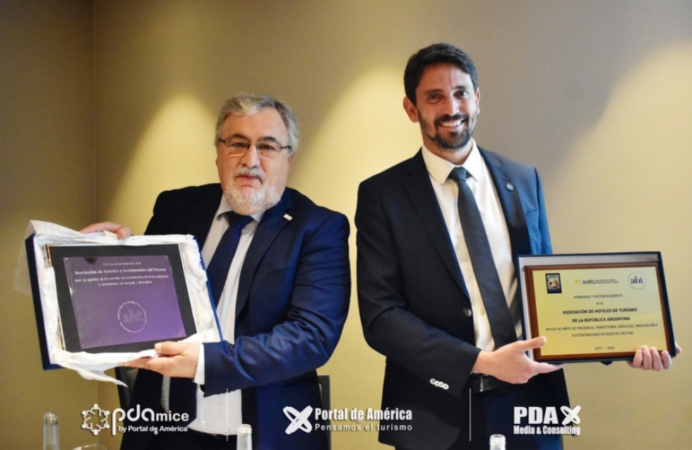 AHRU y AHT firman "Convenio Centenario hoteles + verdes"