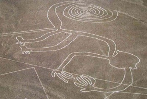 Promueven observaci&oacute;n de l&iacute;neas y geoglifos de Nasca desde miradores