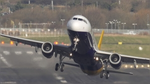 En Barcelona se roza la cat&aacute;strofe a&eacute;rea