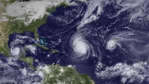 Irma impacta a Miami, Jos&eacute; se desvi&oacute; y Katia se degrad&oacute;