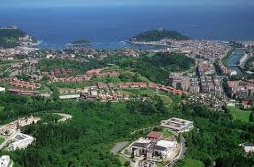 El Gobierno vasco busca colaborar con Bildu para frenar la ca&iacute;da del turismo