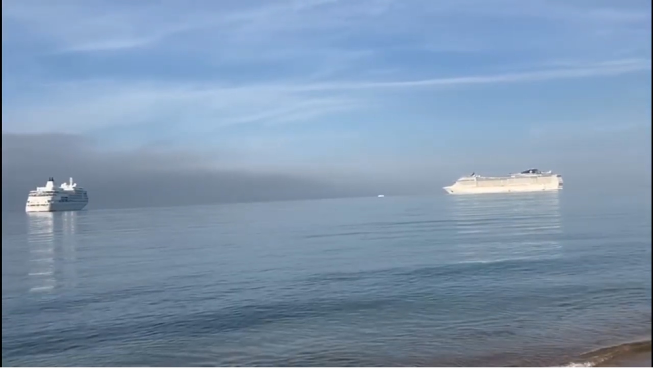 Dos cruceros; un anuncio y una bronca