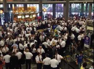 Protestas de trabajadores a&eacute;reos en Brasil