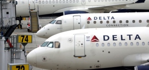 Delta Air Lines comienza despidos y cancela vuelos en medio de la peor pérdida financiera