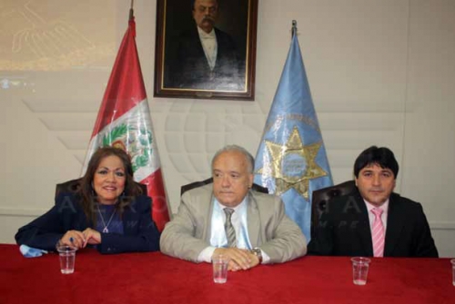 Per&uacute; debe denunciar desfavorable convenio a&eacute;reo con Chile