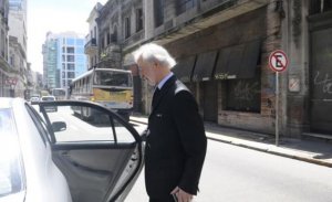  López Mena y el Banco República se cruzarán en una audiencia de conciliación.