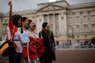 China prepara una ley para "ense&ntilde;ar modales" a sus turistas