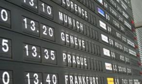 Aeropuerto Heathrow de Londres cancela la mitad de sus vuelos 