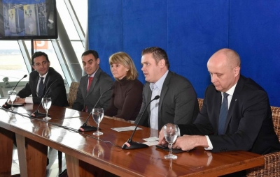 Diego Arrosa, CEO Puerta del Sur; Jorge Navarro, Puerta del Sur; Olga Otegui, Directora general de Energ&iacute;a del Ministerio de Industria; Pertti Latikka, Director de Oilon y Jukka Siukosaari, Embajador de Finlandia en Uruguay