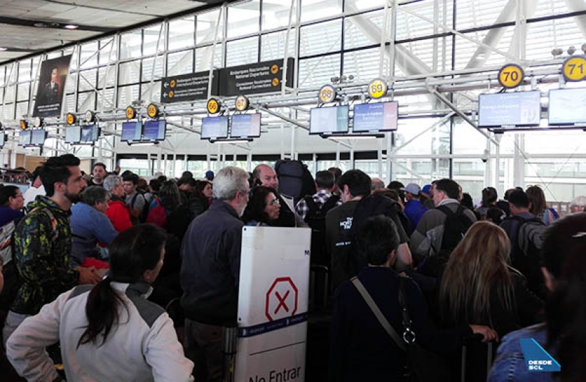 Aeropuerto de Santiago y l&iacute;neas a&eacute;reas realizan m&aacute;ximos esfuerzos para asegurar vuelos ante masiva protesta social y escalamiento de la violencia