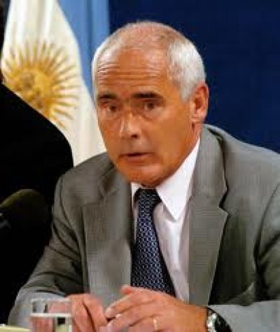 El ministro de Turismo argentino relativizó el control sobre pasajeros de vuelos internacionales